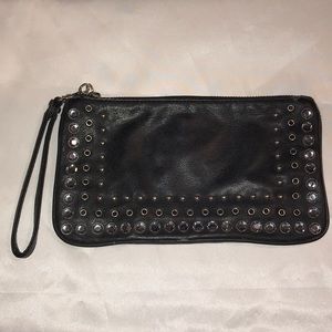 Express wristlet purse